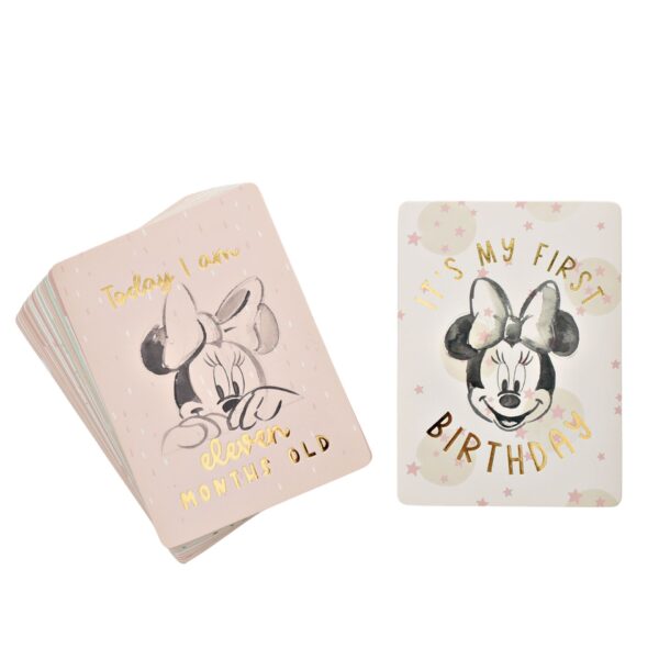 Disney Minnie Mouse Milestone Cards Ροζ! Πανέμορφες χάρτινες ροζ κάρτες με την Minnie Mouse, διακοσμημένες με χρυσές λεπτομέρειες για να τις τοποθετήσετε κοντά στο μωρό σας και να αποτυπώσετε τις σημαντικές στιγμές του! Απλά φωτογραφίστε τις στιγμές και μοιραστείτε τις με τους αγαπημένους σας! Συσκευασία: 24 τεμ. Διάσταση: 15 χ 11 εκ.