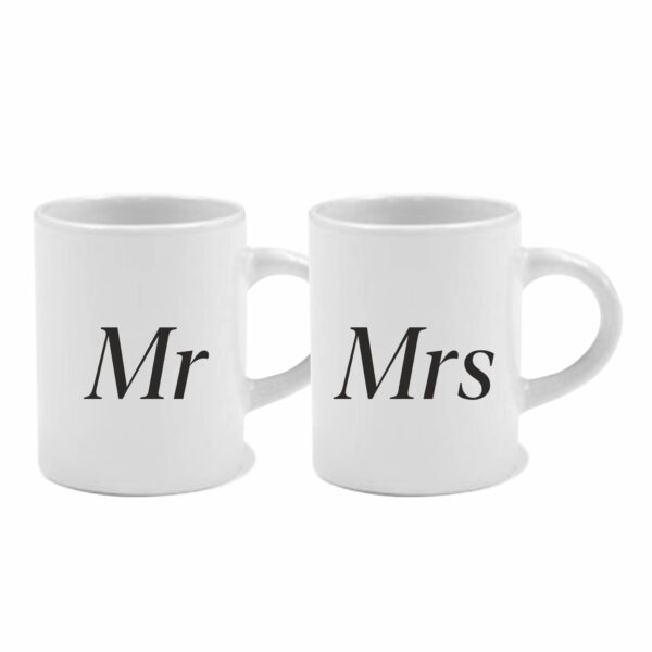 Mr & Mrs - Σετ Χριστουγεννιάτικες Κούπες Espresso! Χειροποίητες Χριστουγεννιάτικες Κούπες με την δυνατότητα να έχουμε το όνομα του ατόμου που θέλουμε να το δωρίσουμε! Ιδανικό δώρο για τον φίλο, τη φίλη, το δάσκαλο, τη δασκάλα κλπ Αναφέρετε στις παρατηρήσεις το όνομα που θέλετε να βάλουμε στη κούπα! Προσωποποιημένες κούπες για ένα ξεχωριστό δώρο. Γιορτάστε την πιο όμορφη γιορτή της χρονιάς διακοσμώντας το τραπέζι του πρωινού ή τον χώρο σας με τις θεματικές Χριστουγεννιάτικες κούπες της Craftbox! Μπορείτε να τις κάνετε δώρο ή σκέτες ή γεμίζοντάς τες με λιχουδιές ή ζαχαρωτά