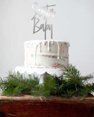 Χριστουγεννιάτικο Cake Topper Plexiglass Ασημένιο Καθρέφτη Santa Baby! Διακοσμήστε εύκολα και φανταστικά την τούρτα, το cake, τη βασιλόπιτα κλπ τώρα τις γιορτές!!! Τέλειο Cake Topper είτε πρόκειται για νεογέννητο, είτε για τα πρώτα γενέθλια ή απλά για να δηλώσετε ότι είστε ένα Santa baby!